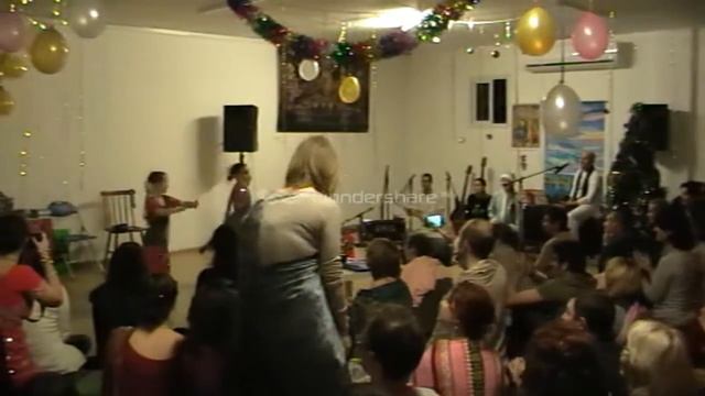 Индийские танцы в исполнении маленьких принцесс - Нитай Фест Тель Авив 28.12.2013 смотреть онлайн