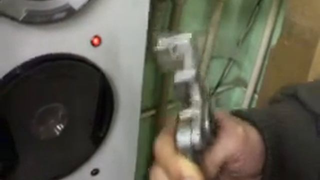 Поющий инструмент для зачистки проводов