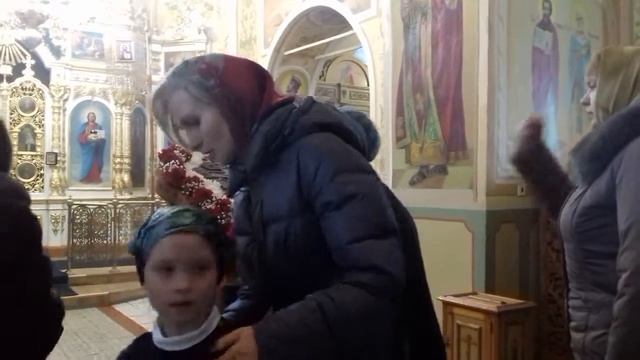 Крестопоклонное воскресенье. Митрополичия служба. Поклонение кресту смотреть онлайн