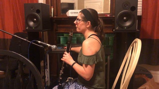 Loop Pedal Improv w/Clarinet смотреть онлайн