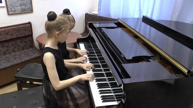 И. Гайдн «Венгерское рондо». Алексеева Эвелина, Симахина Алиса. смотреть онлайн