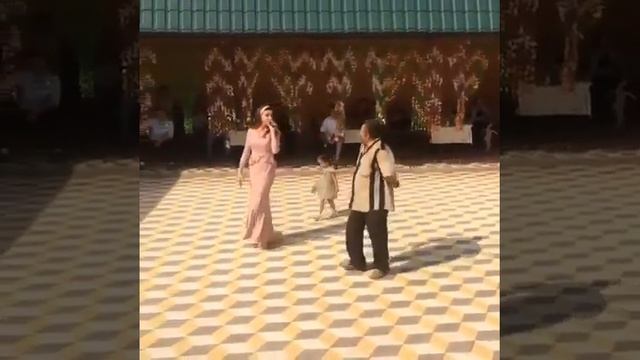 Айна Гетагазова поет и танцует! Ловзар 2017 смотреть онлайн