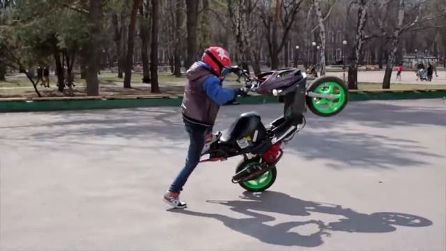 Stunt Scooter Yamaha Aerox MSC 2016 смотреть онлайн