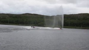 на снегоходе по воде ! супер экстрим !