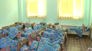 Тихий час. Воспитатель вышел