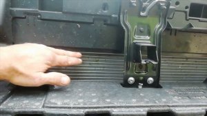 как снять бампер на Volkswagen Polo лифтбек (установка сетки)