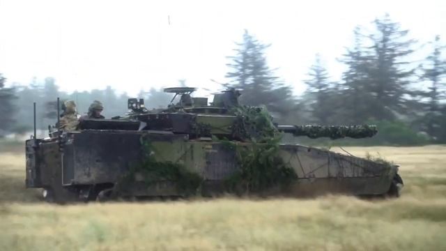 Швеция разрабатывает новую версию БМП CV90 смотреть онлайн