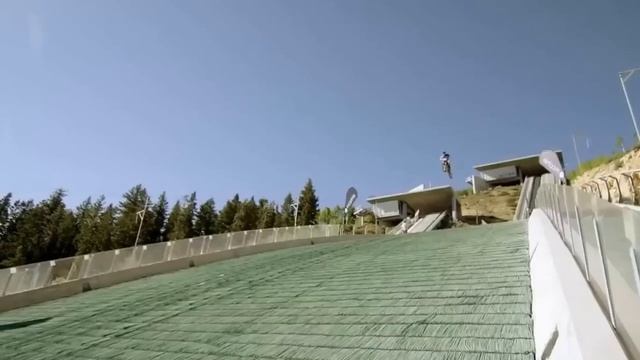 Best Jump Ever by Moto Bike - Extreme Daredevil Stunt смотреть онлайн