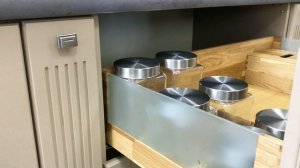 Кухонные ящики - как сделать кухню функциональнее. Чем хороши выдвижные ящики. Производитель Yavid
