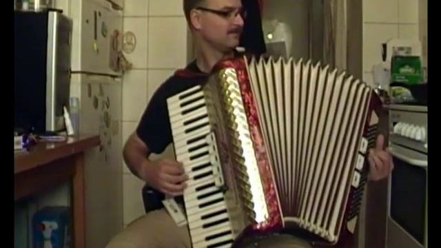 Marusia raz, dwa, trzy! (Розпрягайте хлопці коней; Маруся) смотреть онлайн