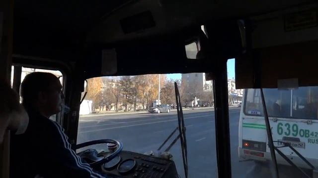 Кемеровский маршрутчик делает много дел одновременно смотреть онлайн