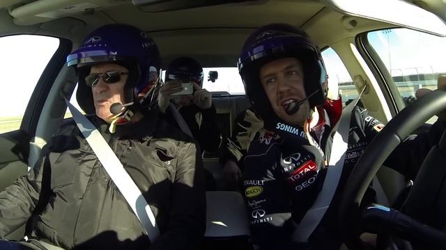 Outtakes from Vettel's Infiniti Driving Days смотреть онлайн