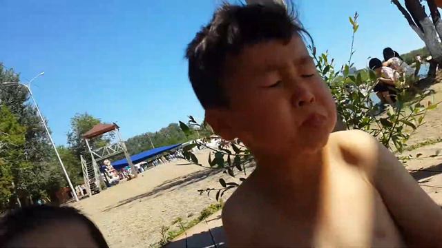 Гуляем в парке смотреть онлайн