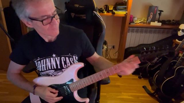 SQUIER CONTEMPORARY STRATOCASTER® HH FR смотреть онлайн