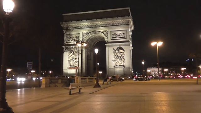 пустынный ПАРИЖ накануне КАРАНТИНА: кафе закрыты, бутики съезжают, пустые полки, макрон по телеку