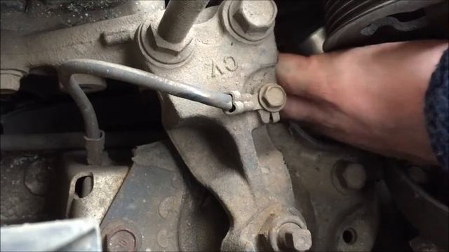 Honda Element. Замена подшипника ролика натяжителя ремня.