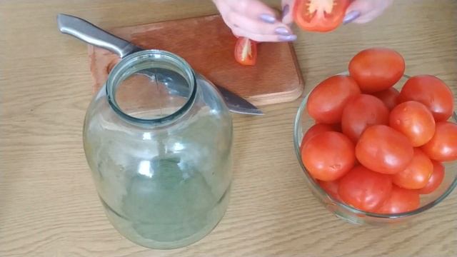 ПРОСТО, вкусно и быстро! Маринованные ПОМИДОРЫ ? быстрого приготовления с чесноком и зеленью смотреть онлайн