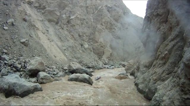 Необходимый порог "Перевертыш" / Cherchen River: "Perevertysh" Rapid смотреть онлайн