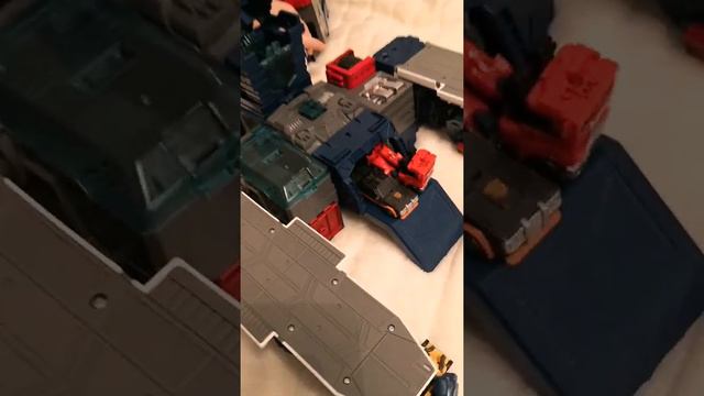 Обзор Трансформеры ВОЗВРАЩЕНИЕ ТИТАНОВ ФОРТРЕСС МАКСИМУС ТИТАН/TRANSFORMERS FORTRESS MAXIMUS TITAN смотреть онлайн