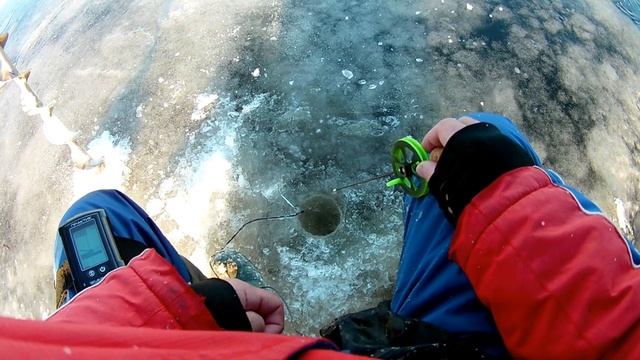 Рыбалка 10 12 20.Первая раздача на Рыбинском море.Блесна. смотреть онлайн