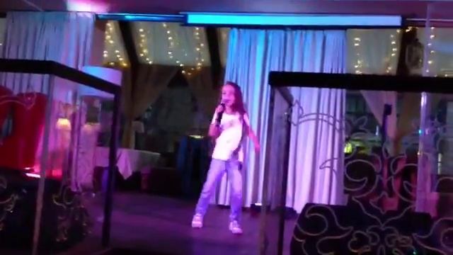 Евангелина Никифорова.Караоке Эмпорио. IOWA -мама смотреть онлайн