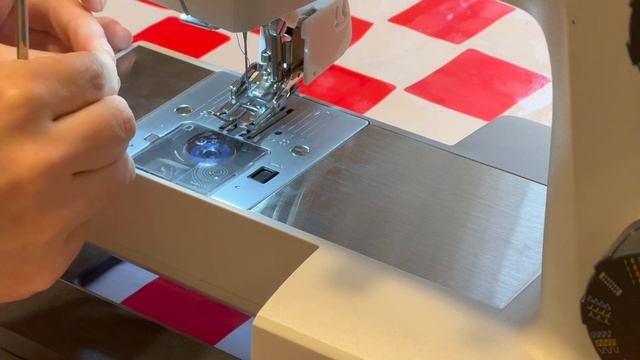 Using a walking foot with the Necchi q132a sewing machine смотреть онлайн