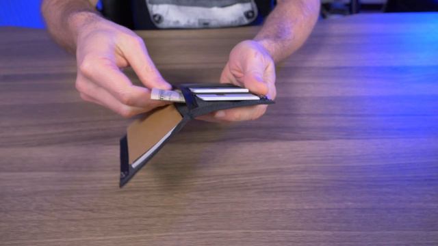 An EDC notebook wallet that carries your cards, cash, & pen. Arc Company USA The Heist! смотреть онлайн