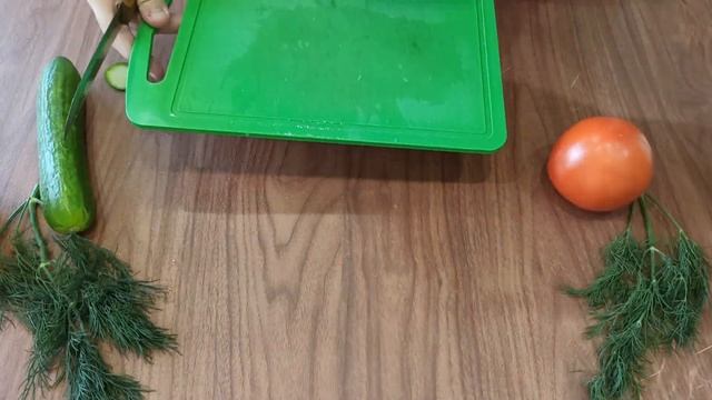 Вкусный, сочный салат с курицей смотреть онлайн