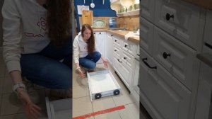 троллей систем, ящик под цоколь на кухне