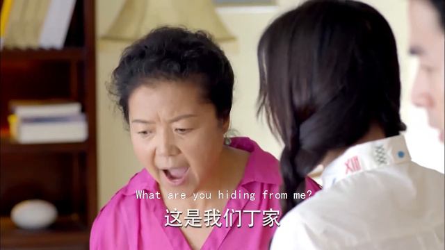 丈夫背着妻子偷偷去相親，下秒被妻子抓個現行，拿水當眾潑他一臉！ смотреть онлайн