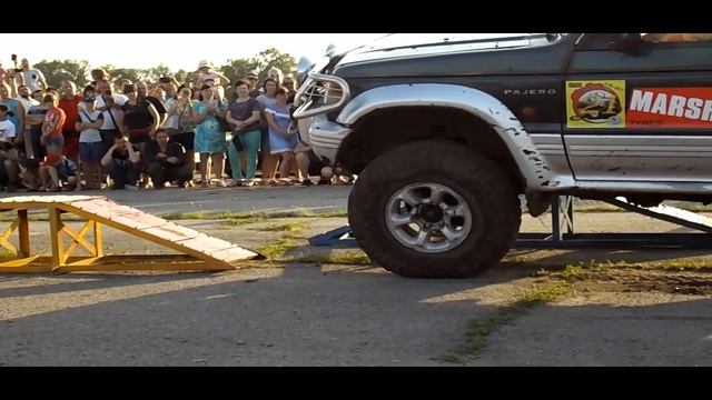 Гонки 2018: Мотоциклы, автомобили и даже самолет ( Хорол, аэропорт!) смотреть онлайн