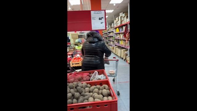 МАТЯ ГИТЕЛЬМАН В МАГАЗИНЕ смотреть онлайн