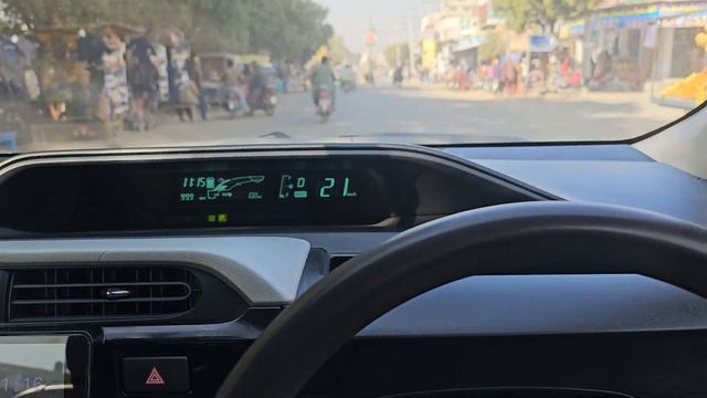 Toyota Aqua Hybrid Fuel Average | Battery Backup смотреть онлайн