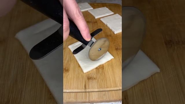 Ватрушки с хурмой. Выпечка. смотреть онлайн