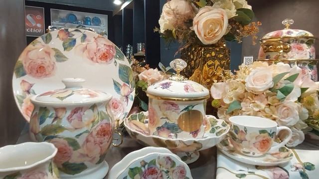 Выставка новогодних товаров, товаров для дома. Фирма "Арти М" #КрокусЭкспо #Новыйгод #ёлочныеигрушк смотреть онлайн