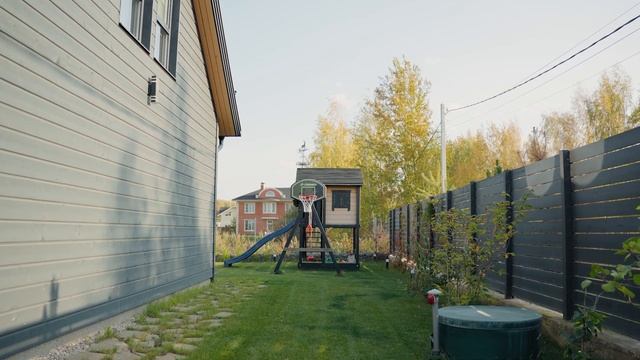 Ландшафтный дизайн участка в стиле минимализм у пруда. смотреть онлайн