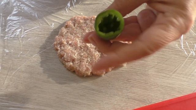 Спрячьте начинку в фарш или котлеты по-новому! Такой рецепт буду готовить еще! смотреть онлайн