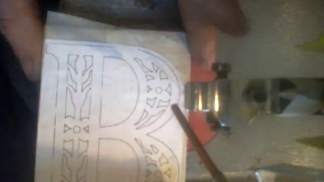 Выпиливание лобзиком ажурные буквы,буква "В"-1 часть. смотреть онлайн