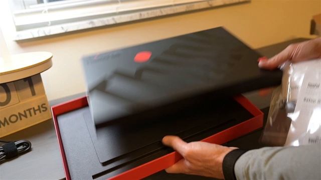 Lenovo Thinkpad P1 Gen 2 Unboxing - Apple Macbook Pro Killer ? смотреть онлайн