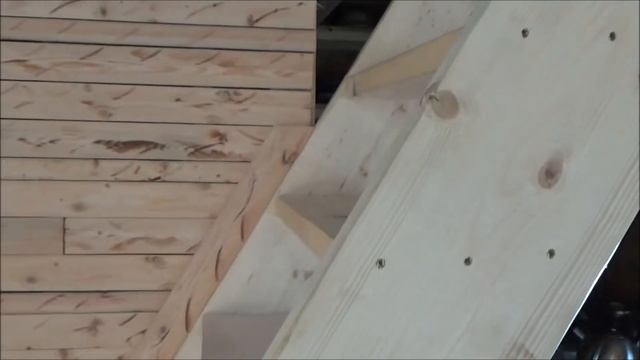 Using Reclaimed Lumber For Homemade Tiny Home Paneling смотреть онлайн