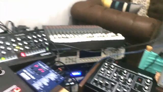 Roland MC-202 "OG" смотреть онлайн