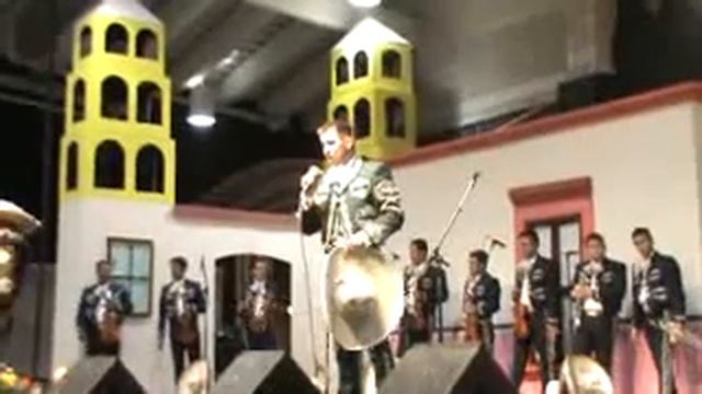 MEXICO LINDO Y QUERIDO SALVADOR Y PABLO смотреть онлайн
