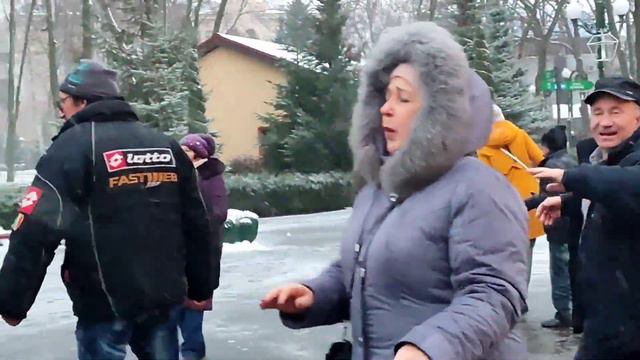 СИНЕГЛАЗАЯ МОЯ ТЫ НЕ ПРАВА! СЧАСТЛИВЫЕ МОМЕНТЫ ИЗ ПАРКА ГОРЬКОГО ХАРЬКОВ ТАНЦЫ смотреть онлайн