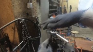 Kia. Sportage 3. Замена опорника заднего амортизатора.