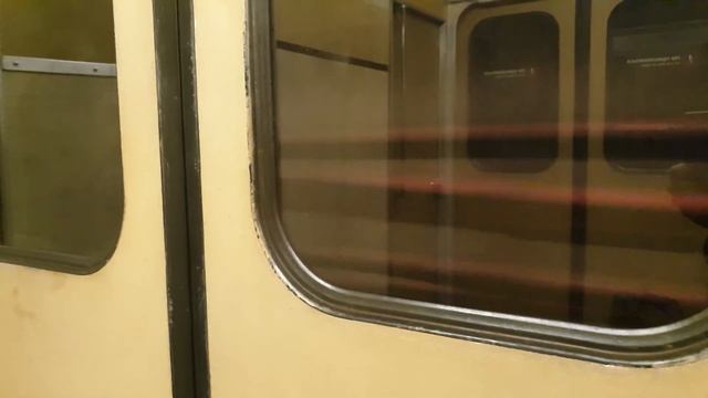 Поездка в электропоезде "Номерной" Сретенский Бульвар - Чкаловская. Люблинско-Дмитровская Линия ММ. смотреть онлайн