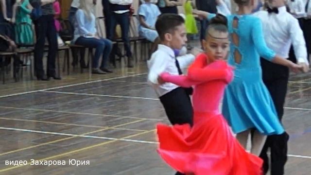 Самба в 1/2 финала танцуют Захаров Степан и Крапивина Арина пара №12 смотреть онлайн