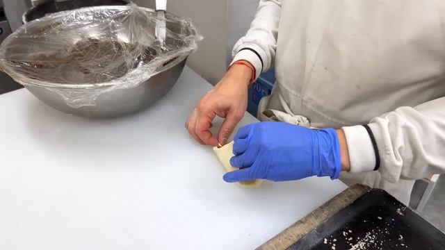 世界一柔らかい食パンの作り方！加水率100％のパン生地から作られるモチモチ絶品パンの数々｜横浜市「One Hundred Bakery 日吉店」 смотреть онлайн