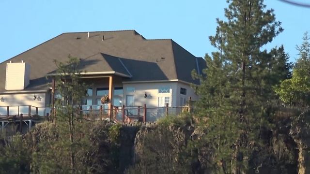 Sony AX53 SHAKY BOSS stabilization - WHAT!?! смотреть онлайн