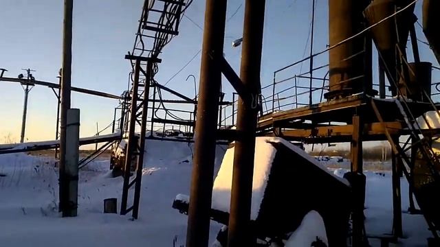 Влог 1: "Строители Дорог Сибири"- обслуживание бочки для нагревания битума электриками. смотреть онлайн