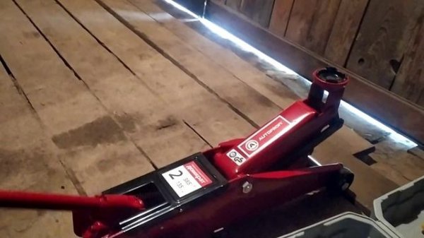 Обзор подкатного домкрата Autoprofi.